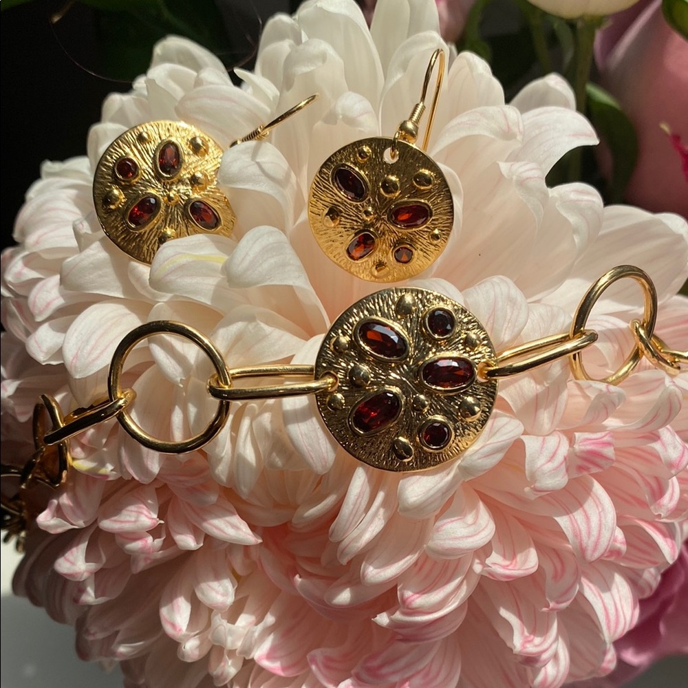 Gold-tone and Red Bracelet with Earrings Set.  Gorgeous!!! Like NEW!